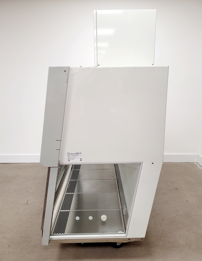 Image of Thermo Scientific Holten LaminAir Class 2 Safety Cabinet Model no. 82076401 Lab