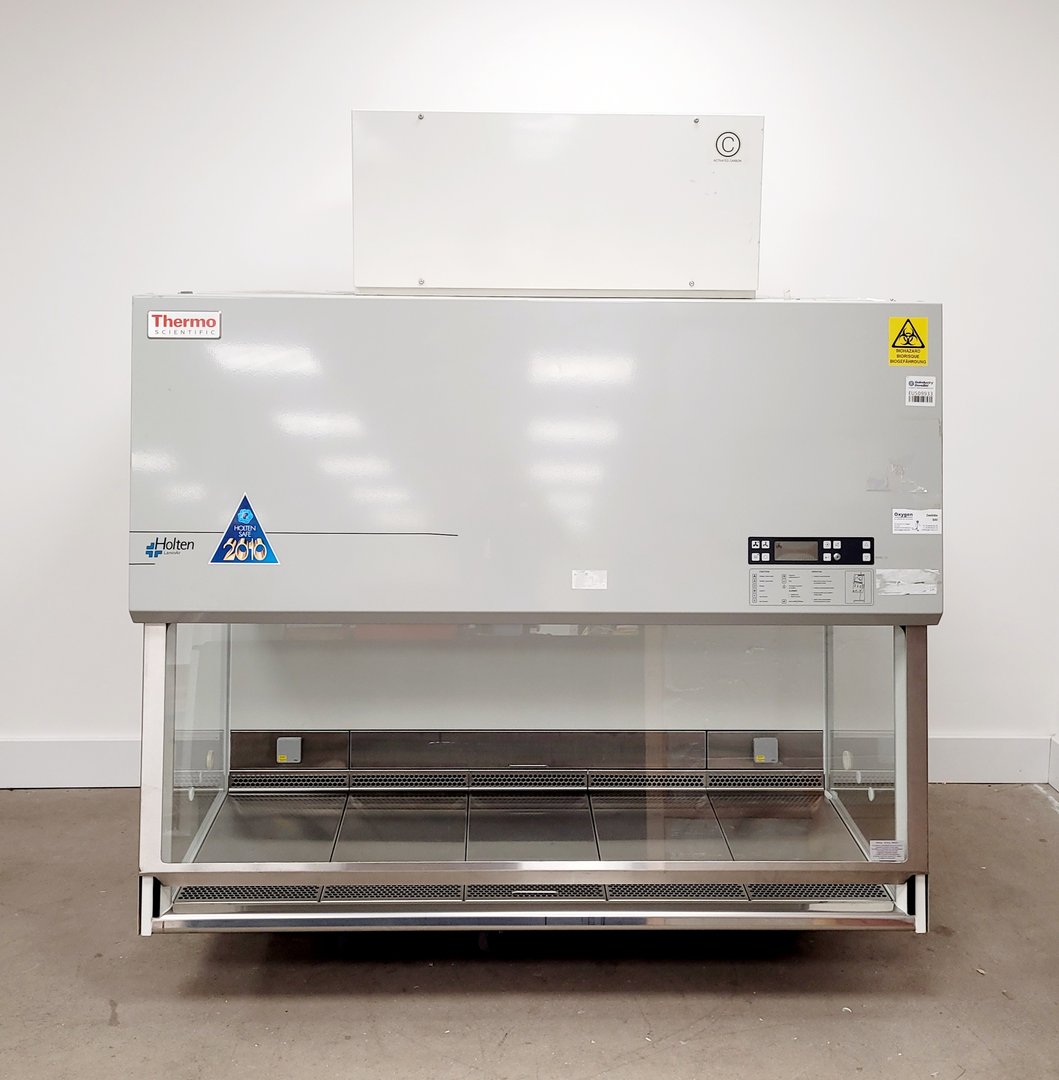 Image of Thermo Scientific Holten LaminAir Class 2 Safety Cabinet Model no. 82076401 Lab