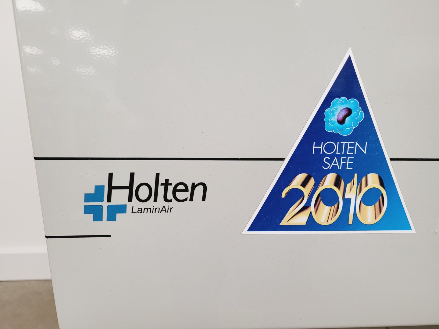 Image of Thermo Scientific Holten LaminAir Class 2 Safety Cabinet Model no. 82076401 Lab