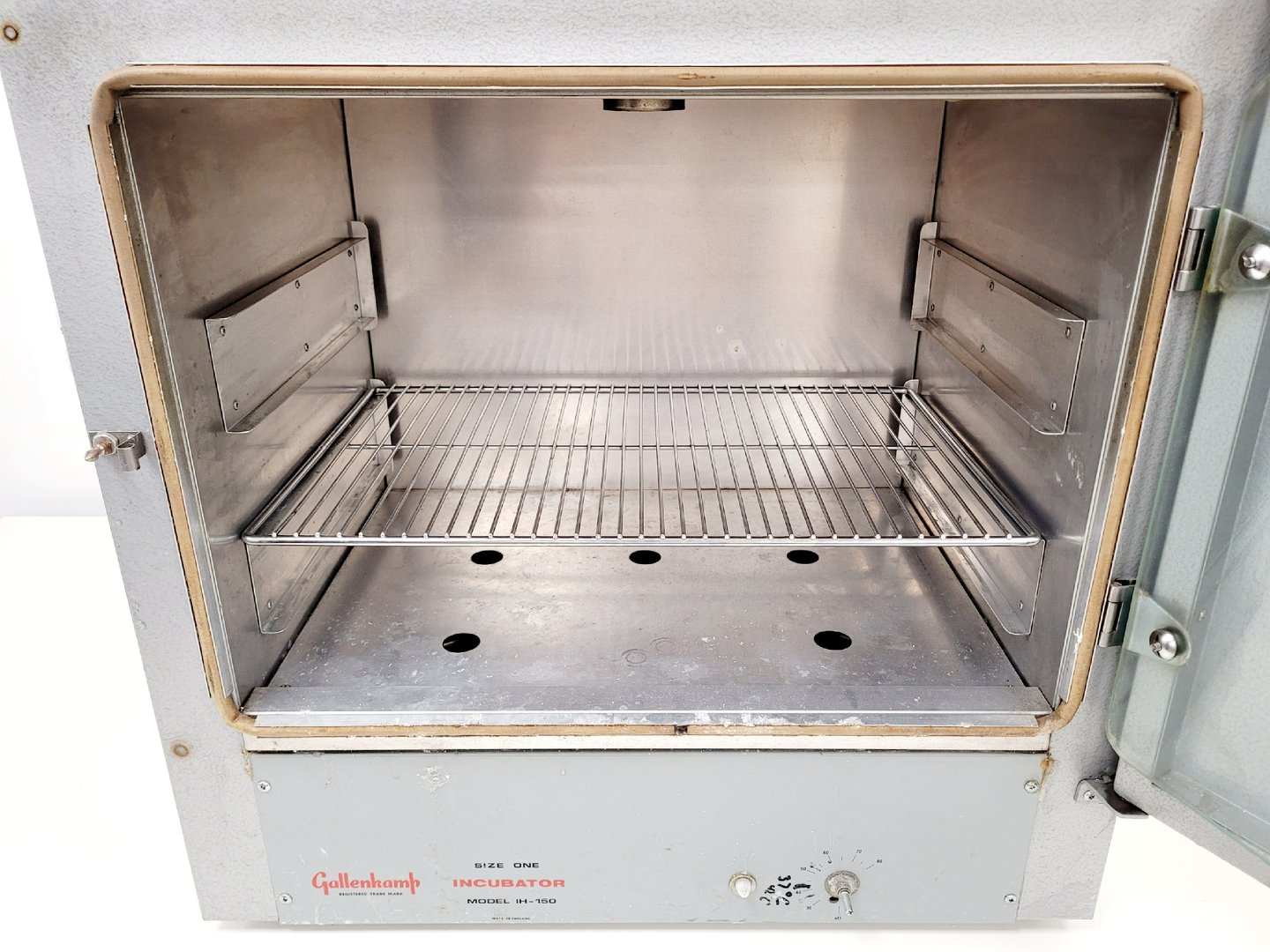 Image of Gallenkamp Size 1 Incubator Model IH-150 Lab