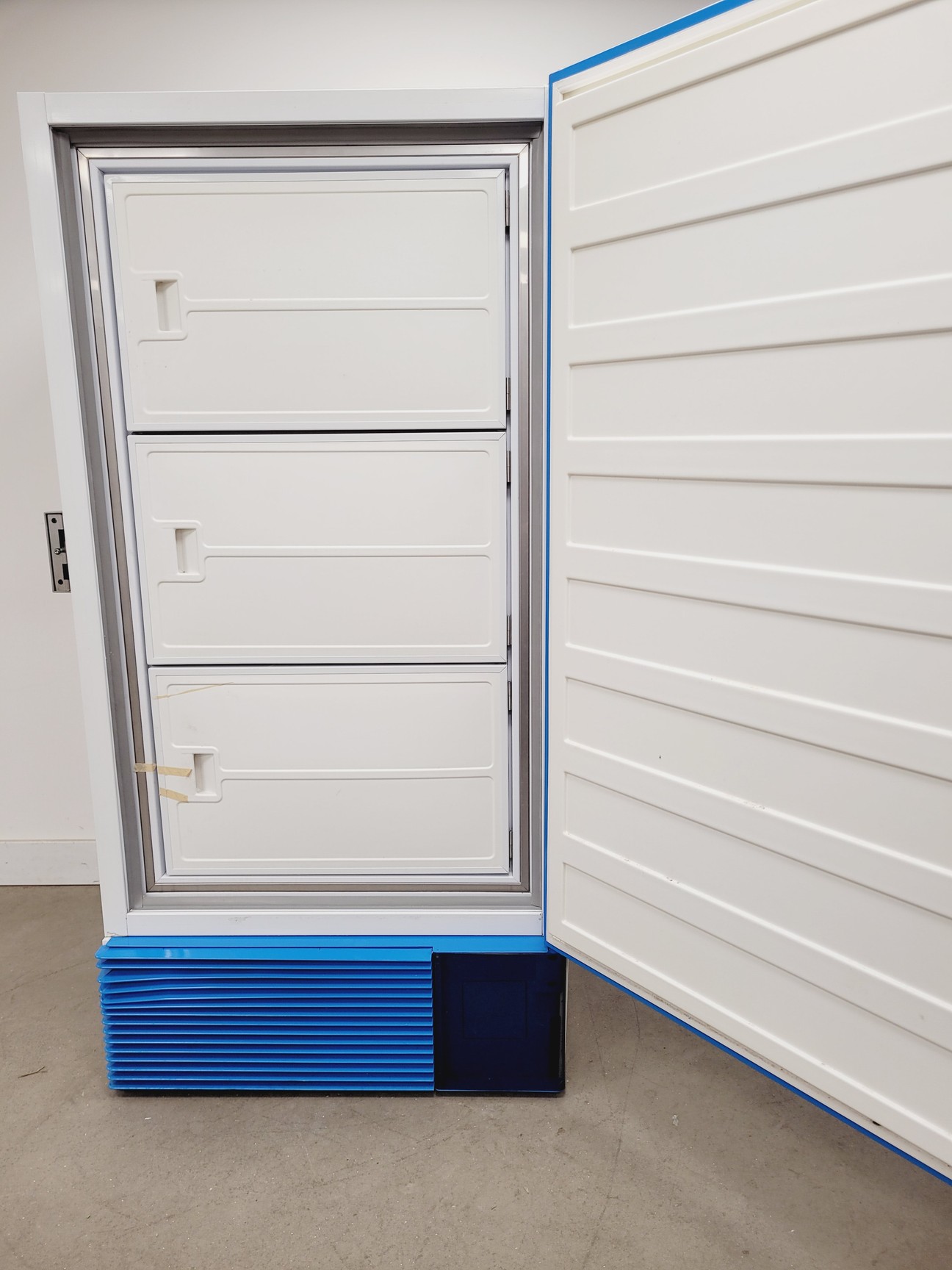 Image of Angelantoni Platinum 500 SV Ultra Low Temperature Freezer -45˚C Lab