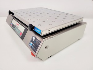 Thumbnail image of SANYO MIR-S100 Orbital Benchtop Platform Shaker Lab