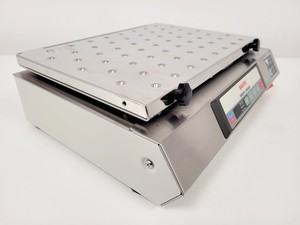 Thumbnail image of SANYO MIR-S100 Platform Orbital Benchtop Shaker Lab