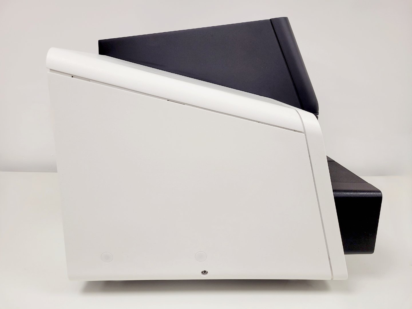 Image of Illumina MiSeq Benchtop Gene Sequencer SY-410-1003