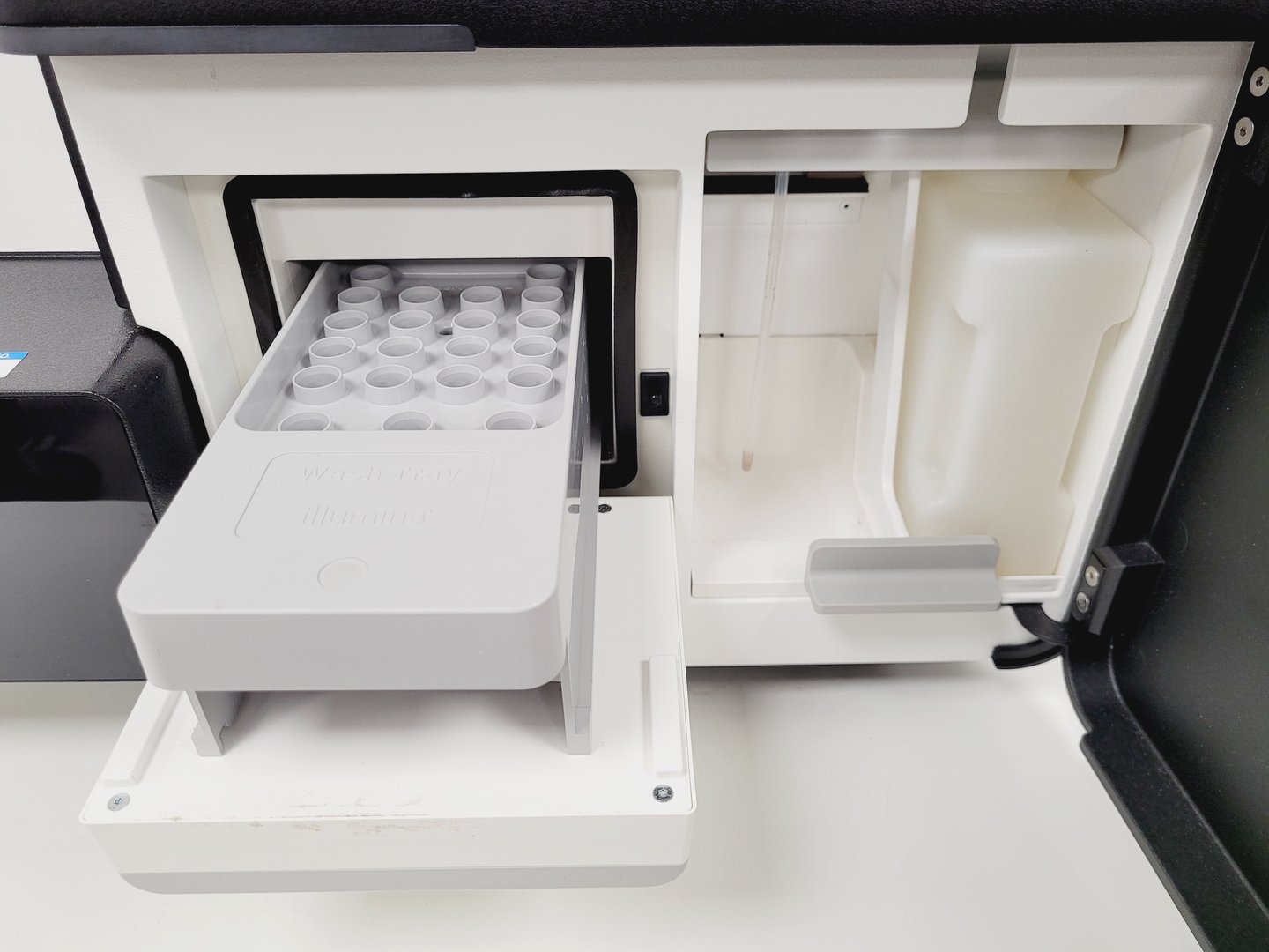 Image of Illumina MiSeq Benchtop Gene Sequencer SY-410-1003