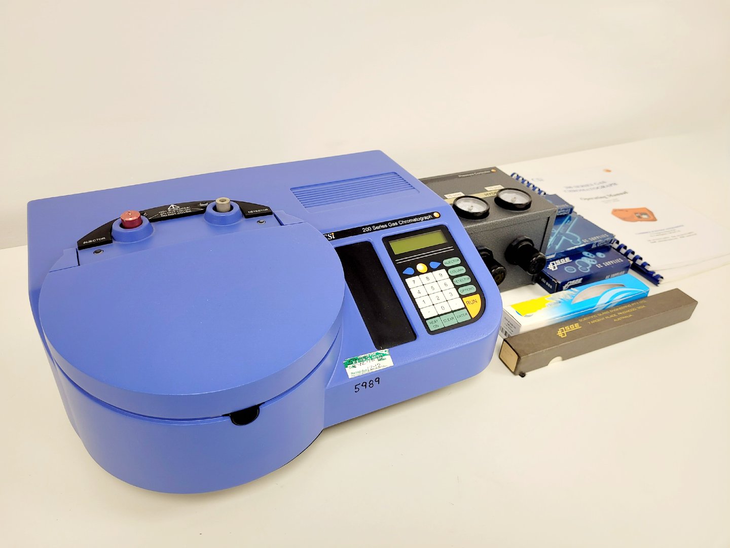 Image of CSi 200 Series Gas Chromatography System 20520130 Lab