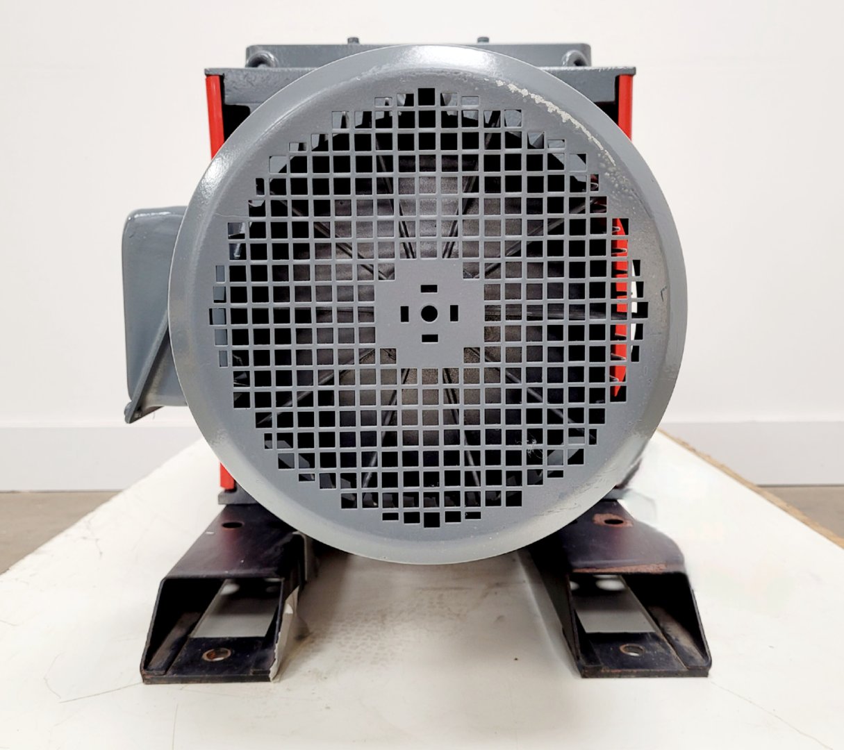 Image of Edwards E1M 175S  175 One Stage High Vacuum Pump Lab