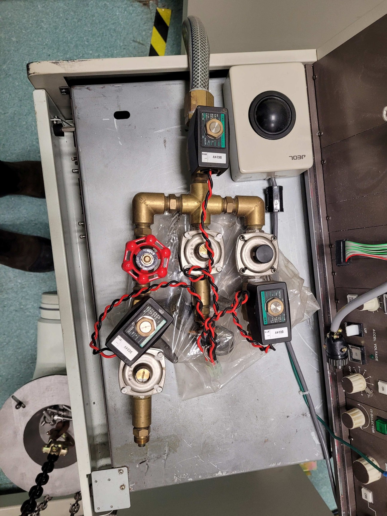 Image of JEOL JEM2011 Transmission Electron Microscope TEM with CCD Camera & EDX S/R