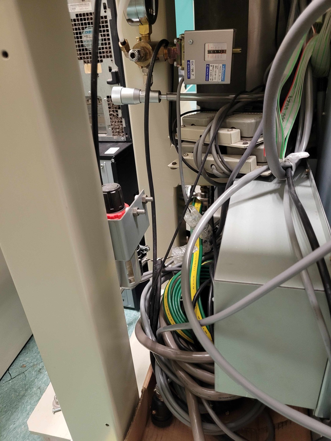 Image of JEOL JEM2011 Transmission Electron Microscope TEM with CCD Camera & EDX S/R