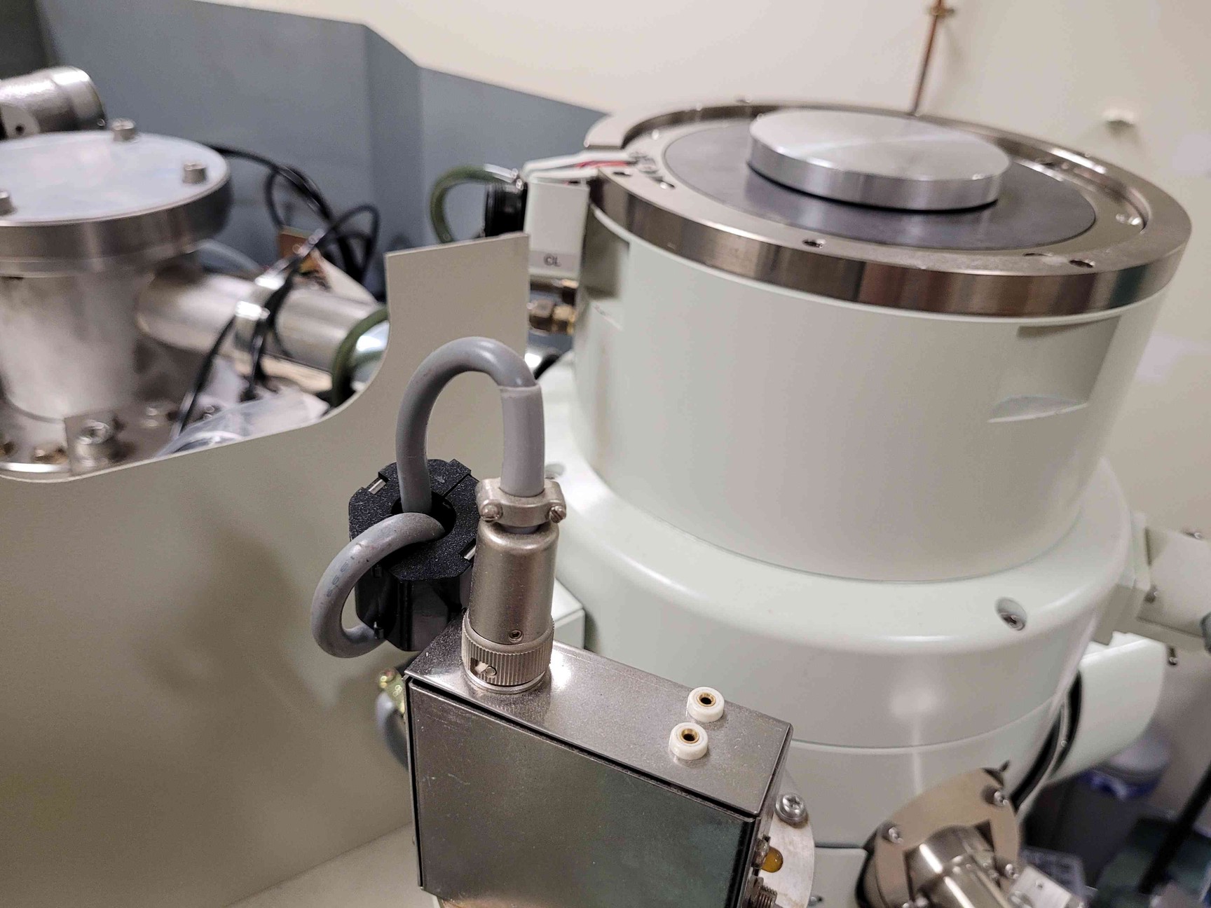 Image of JEOL JEM2011 Transmission Electron Microscope TEM with CCD Camera & EDX S/R
