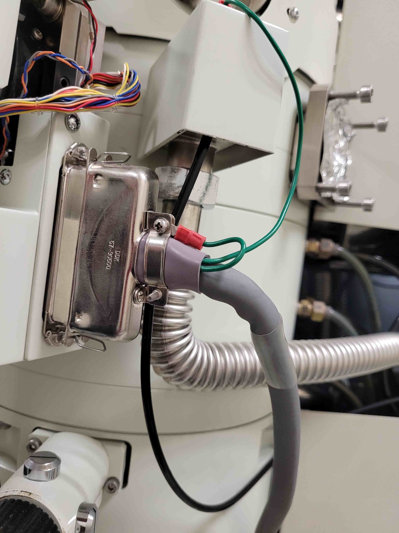 Image of JEOL JEM2011 Transmission Electron Microscope TEM with CCD Camera & EDX S/R