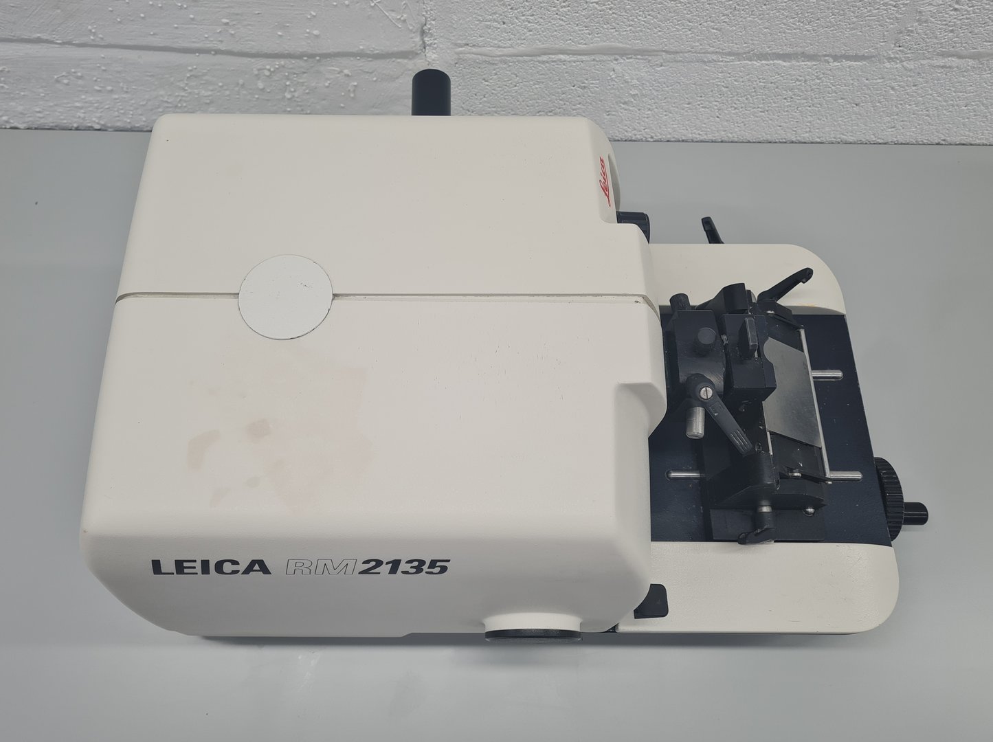 Image of Leica Instruments Model RM2135 Rotary Microtome Lab