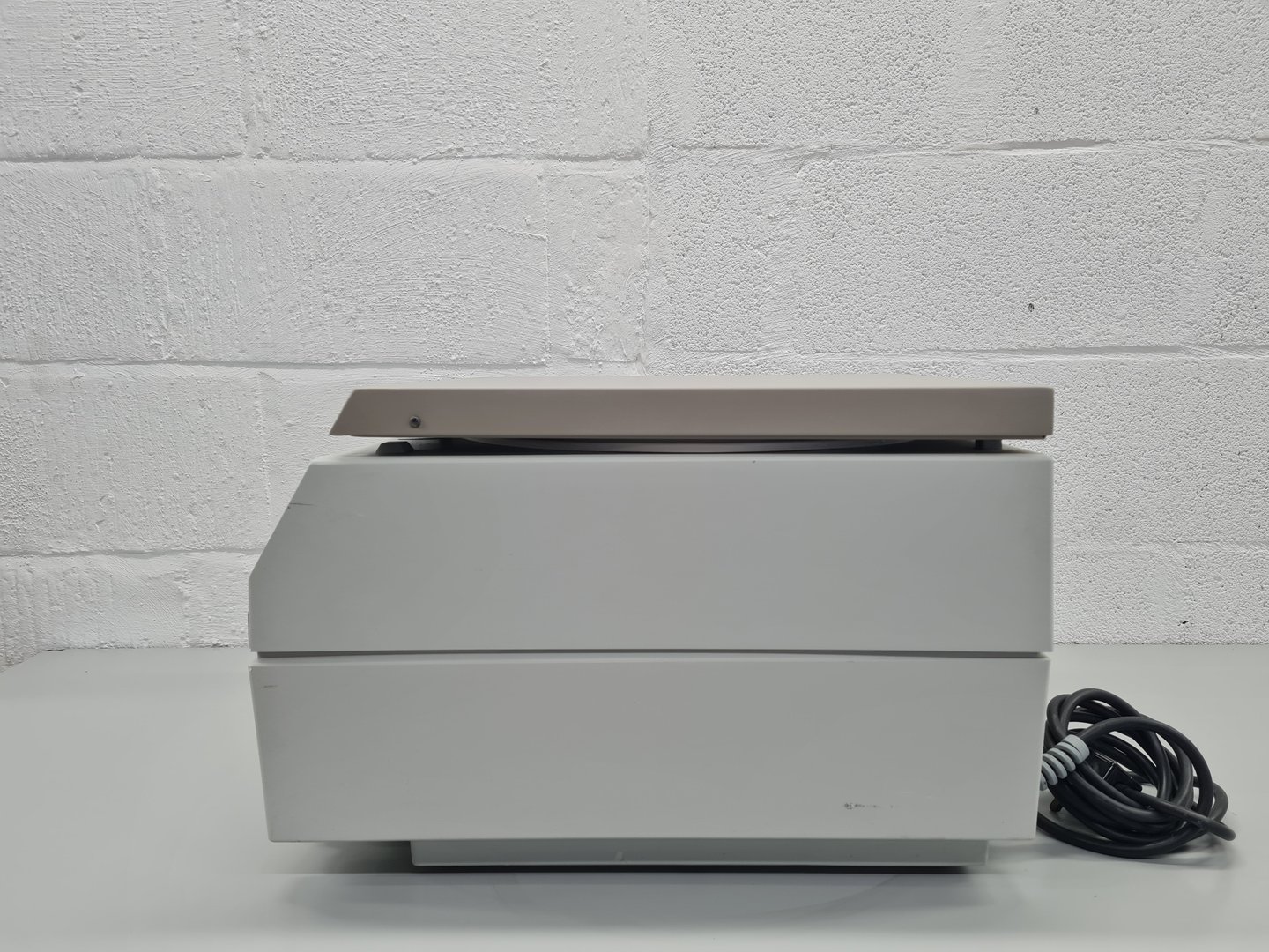 Image of MSE Mistral 1000 Benchtop Centrifuge with 6000 rpm Rotor Lab