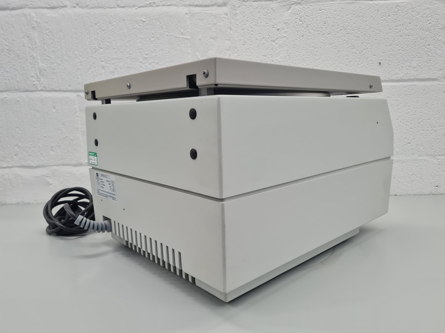 Image of MSE Mistral 1000 Benchtop Centrifuge with 6000 rpm Rotor Lab