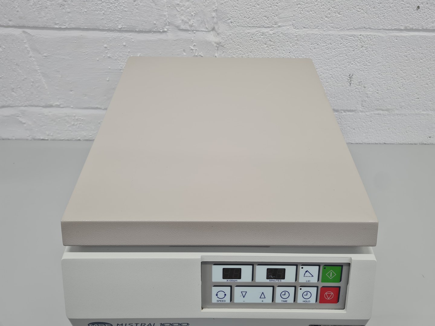 Image of MSE Mistral 1000 Benchtop Centrifuge with 6000 rpm Rotor Lab