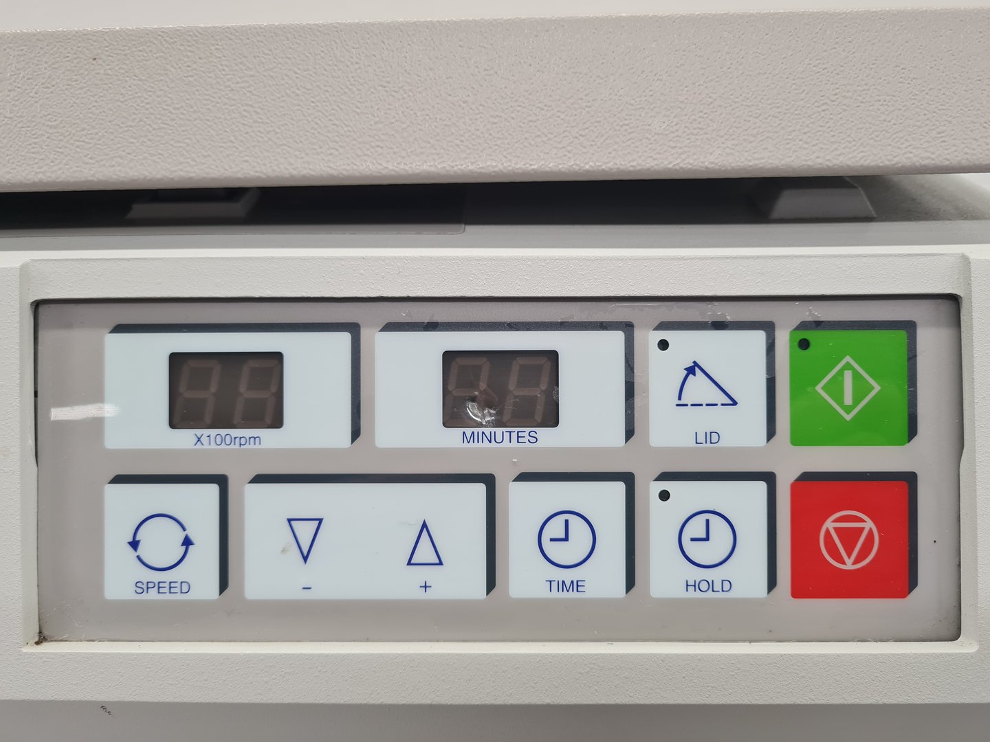 Image of MSE Mistral 1000 Benchtop Centrifuge with 6000 rpm Rotor Lab