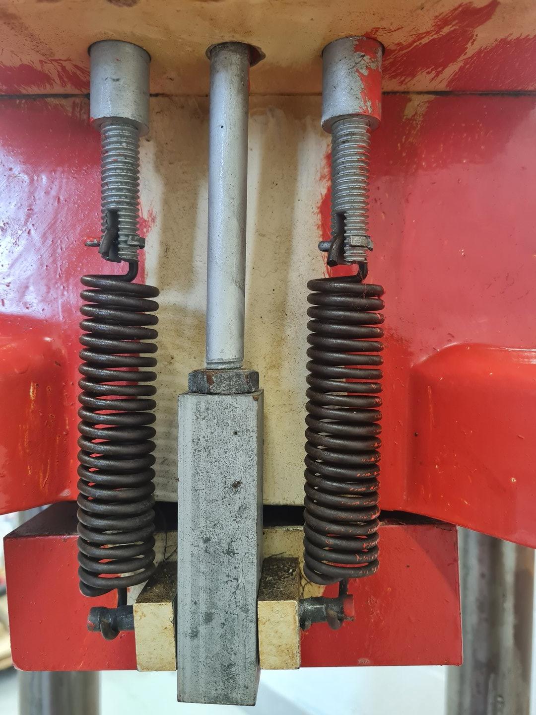 Image of  Denison 150 Ton Model No: T.I.B/M.C Hydraulic Screw Press 