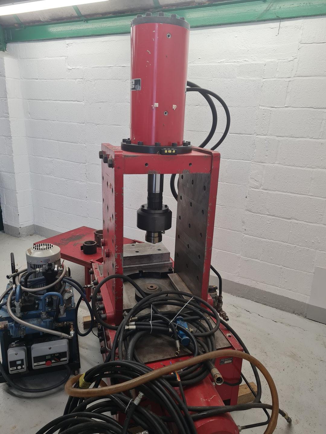 Image of R.D.P.- Howden Hydraulic Press & Pump System