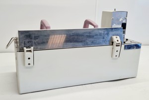 Thumbnail image of Grant 38L Stirred Water Bath with GD100 Heater GD100–S38 Lab