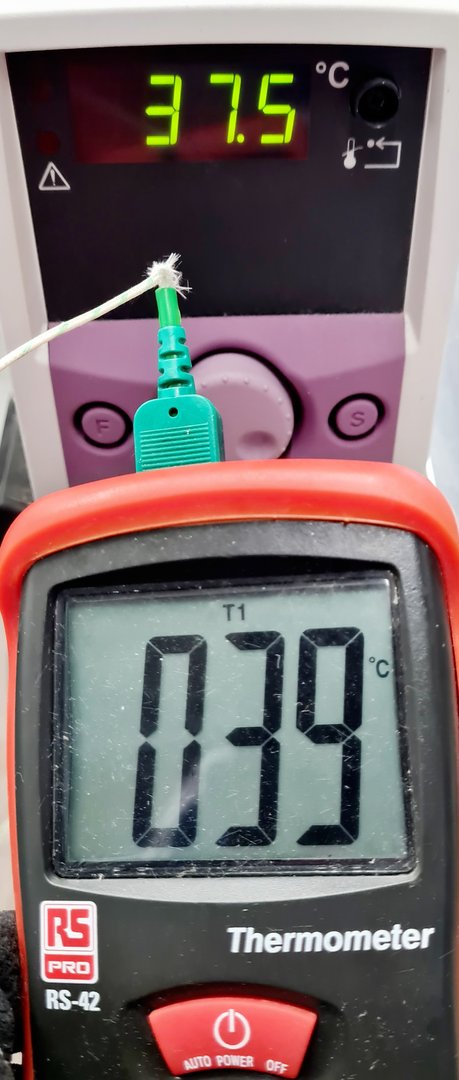 Image of Grant 38L Water Bath with GD120 Stirrer Heater GD120–S38 Lab