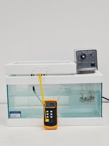 Thumbnail image of C.B.S. Scientific Model 71 Water Bath DGGE-2001 DGGE Electrophoresis System Lab