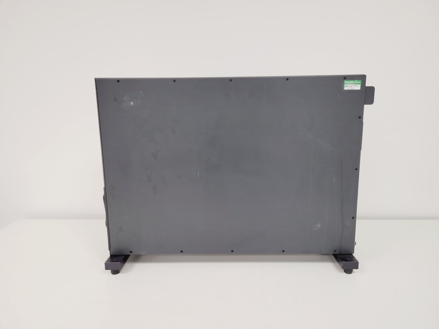 Image of Intellipower Uninterruptible IQ2000V-C-DiAC-Isol-PFC Power Supply Lab