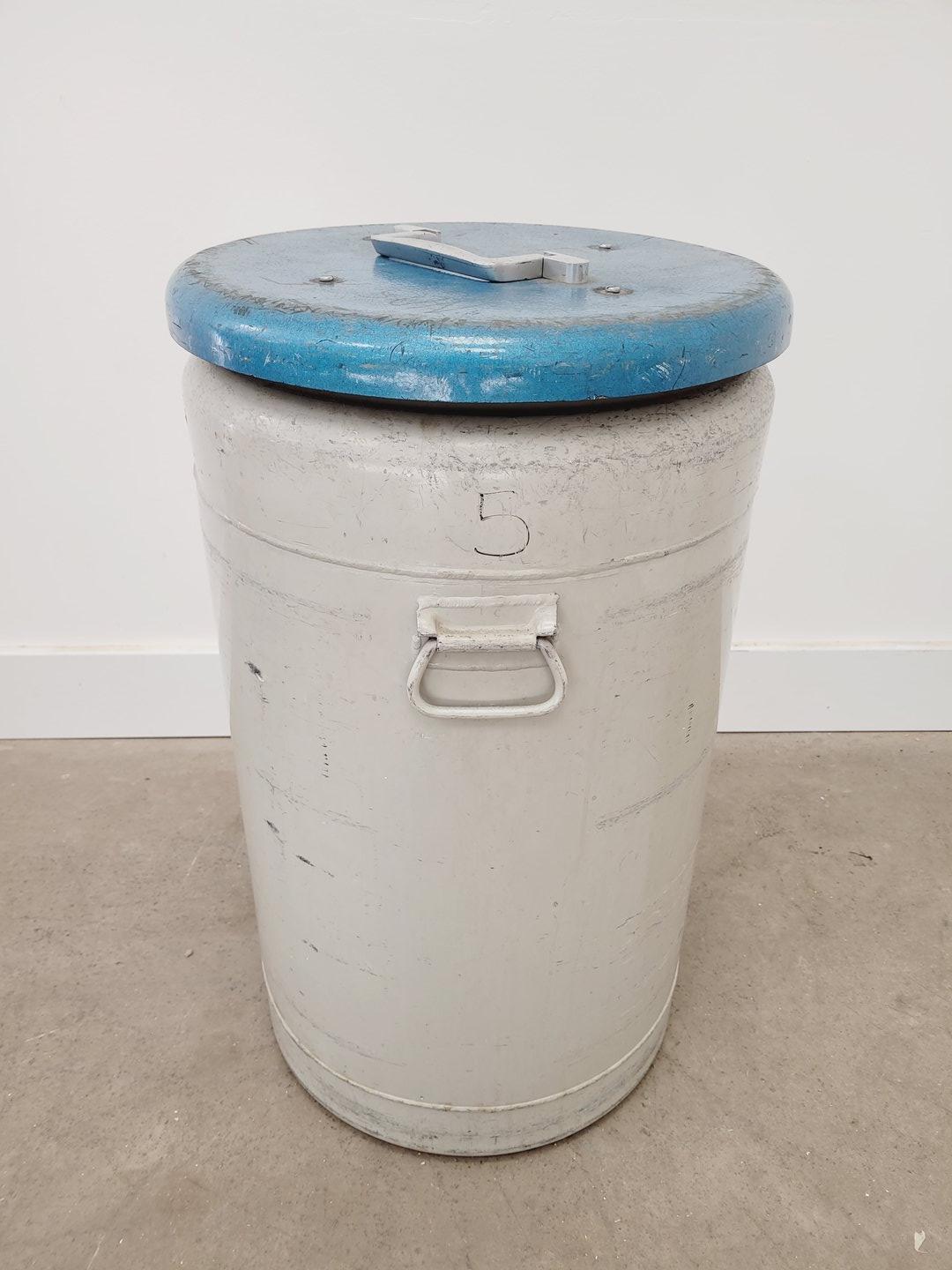 Image of Union Carbide Liquid Nitrogen Dewar Lab