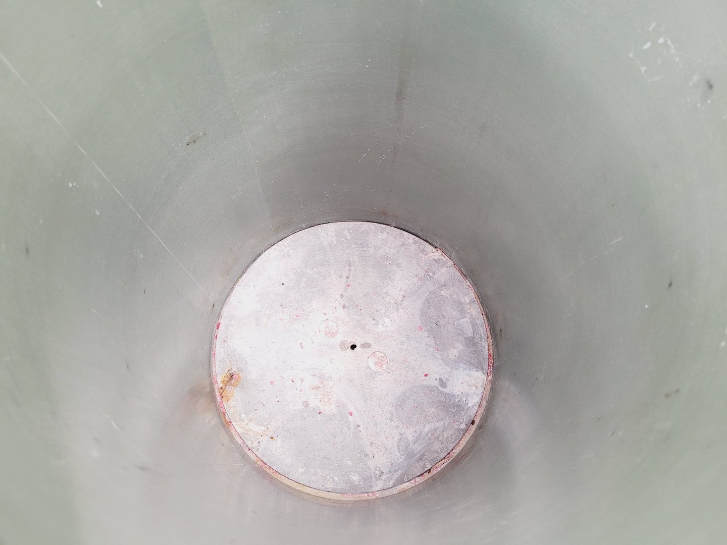 Image of Union Carbide Liquid Nitrogen Dewar Lab
