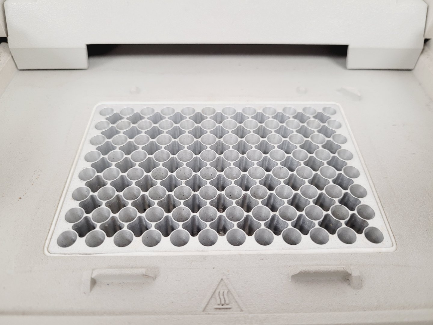 Image of Applied Biosystems GeneAmp PCR System 9700 96 x 0.2ml Lab