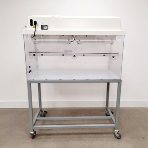 Thumbnail image of Star Lab AirClean 600 PCR Workstation & Stand Lab
