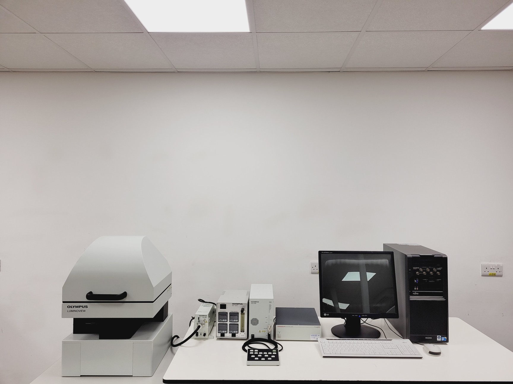 Image of Olympus LV200F - LuminoView Bioluminescence Microscope System Lab