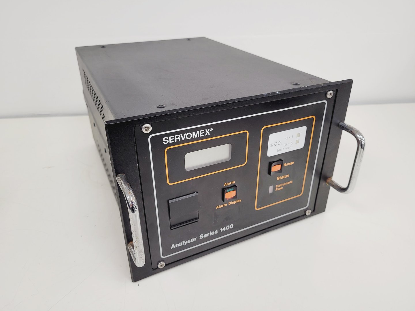 Image of Servomex Analyser Series 1400 CO2 Analyser Lab