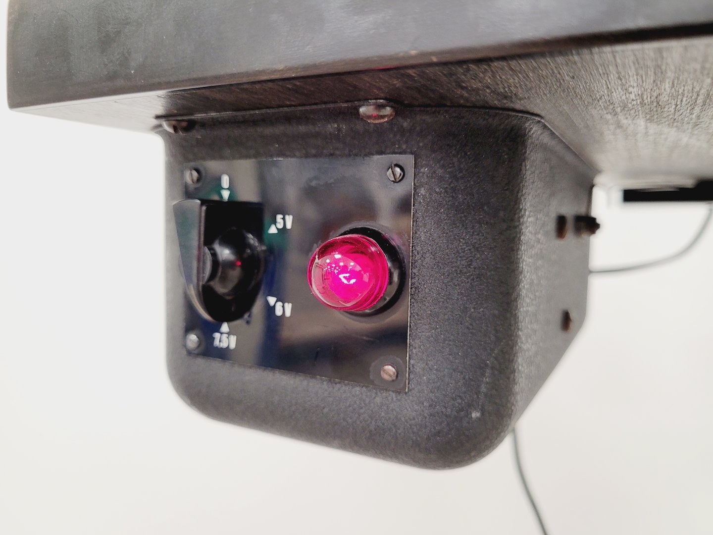 Image of Topcon SL-2E Slit Lamp with Topcon ATE-600 Table/Stand Lab