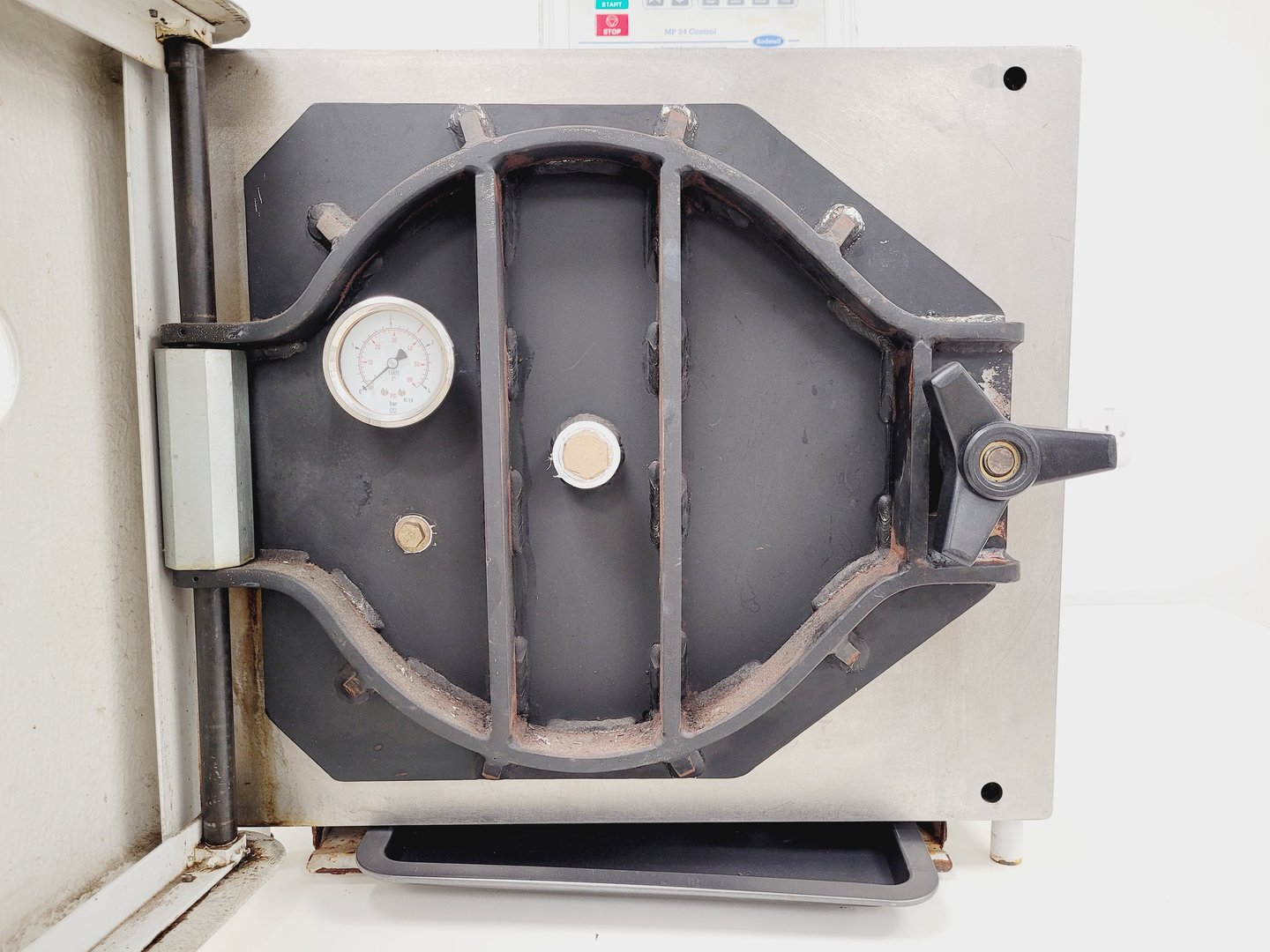 Image of Rodwell Genesis 40 Autoclave MP24-MK111 With Smart Card Lab Spares/Repairs