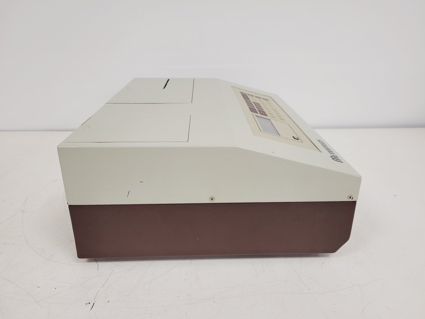 Image of Metertech Microplate Reader Model M960 Lab