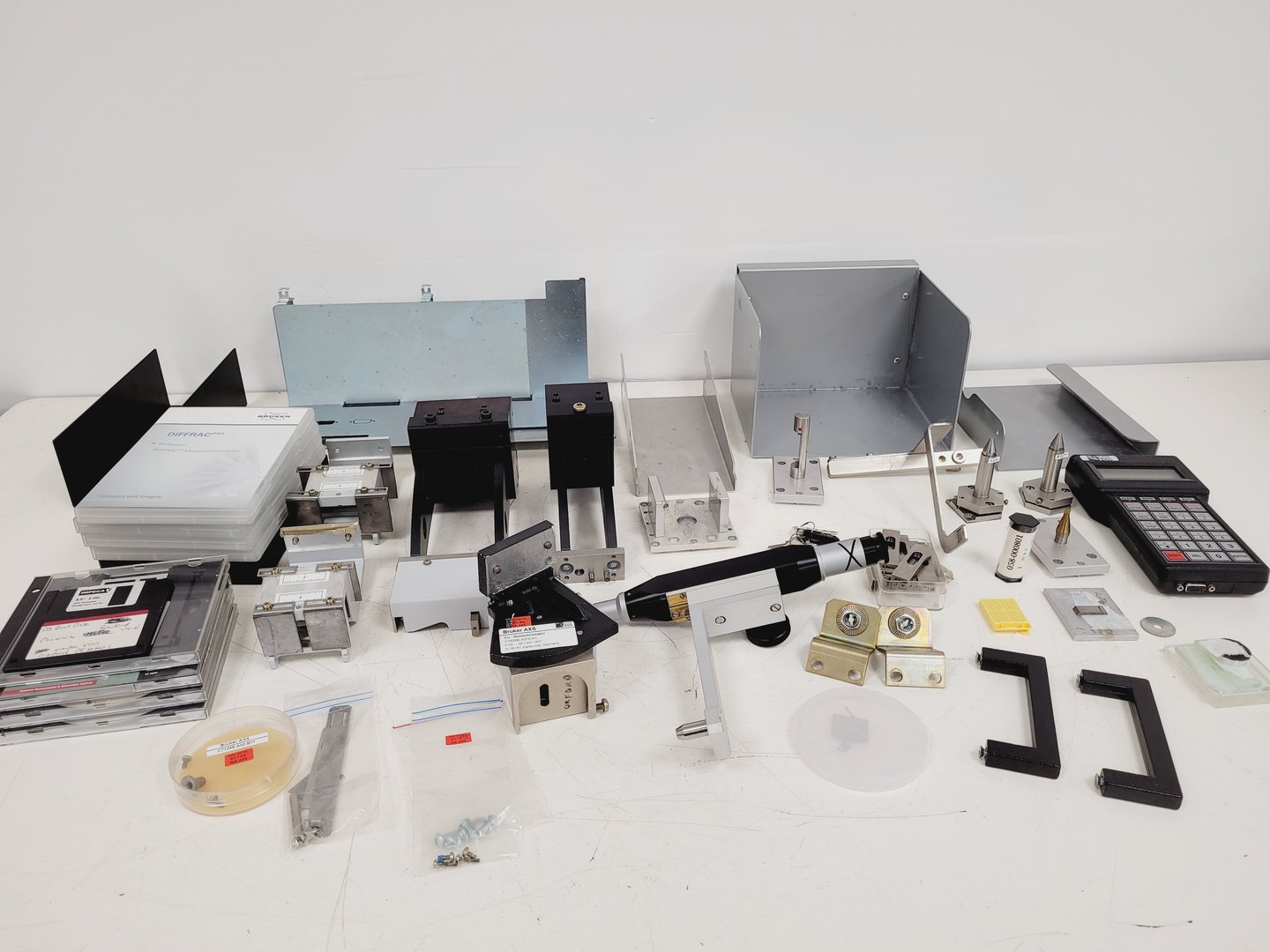 Image of Bruker D8 Advance Powder X-Ray Diffractometer XRD Spares or Repairs