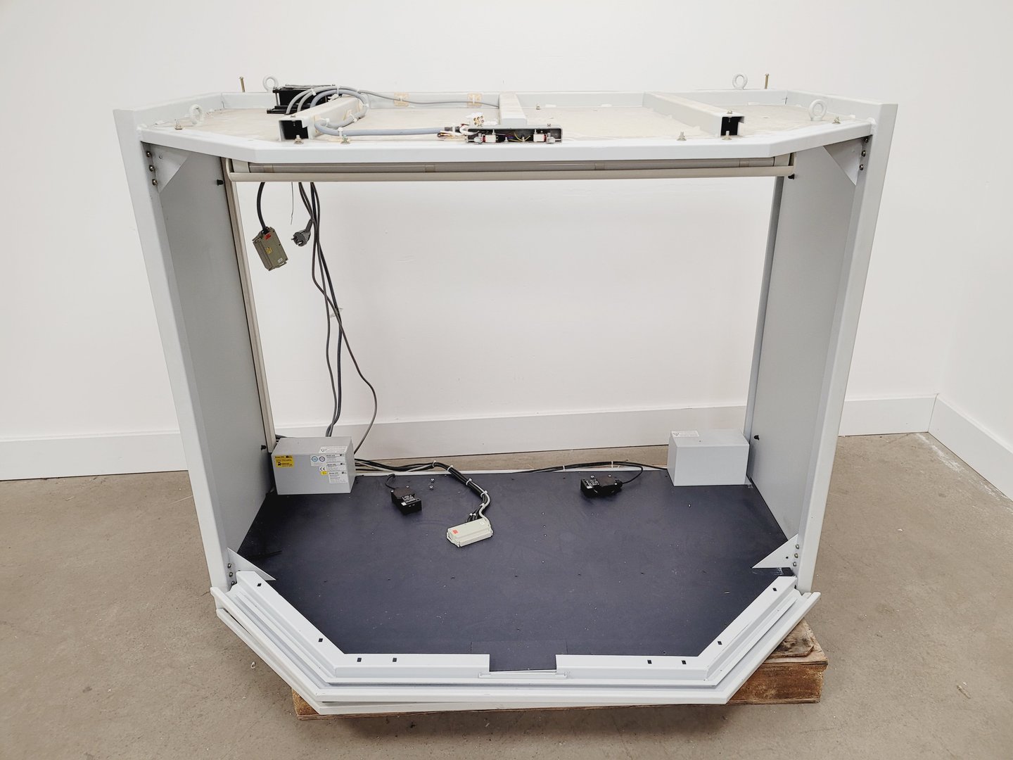 Image of Bruker D8 Advance Powder X-Ray Diffractometer XRD Spares or Repairs