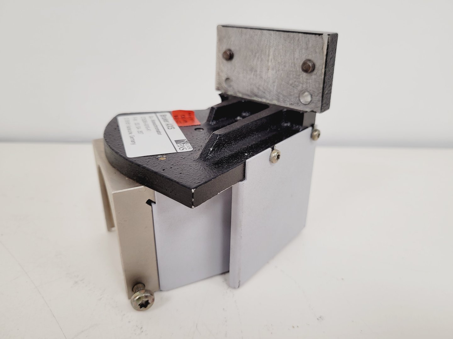 Image of Bruker D8 Advance Powder X-Ray Diffractometer XRD Spares or Repairs