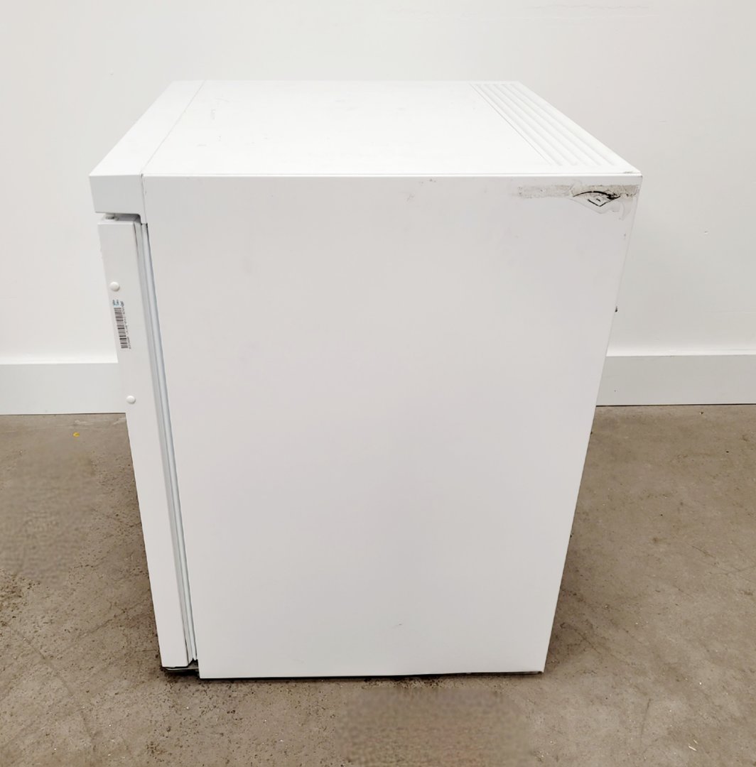 Image of Liebherr MediLine Laboratory Refrigerator Fridge - SN-ST - 2 4184 4 - 141L Lab