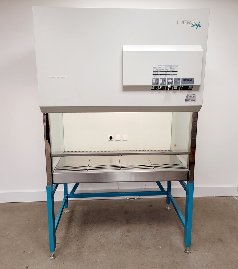 Image of Thermo Scientific Heraeus HS 12 Biological Class 2 Safety Cabinet Lab