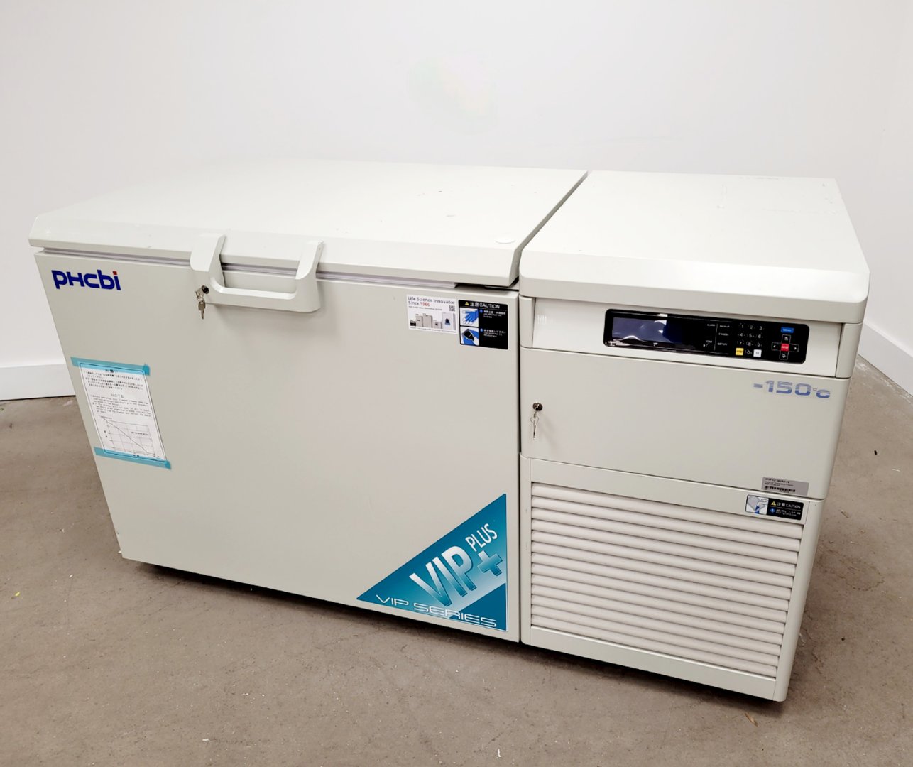 Image of PHCBI Ultra Low Temperature -150˚C Freezer MDF-C2156VAN VIP Series Lab