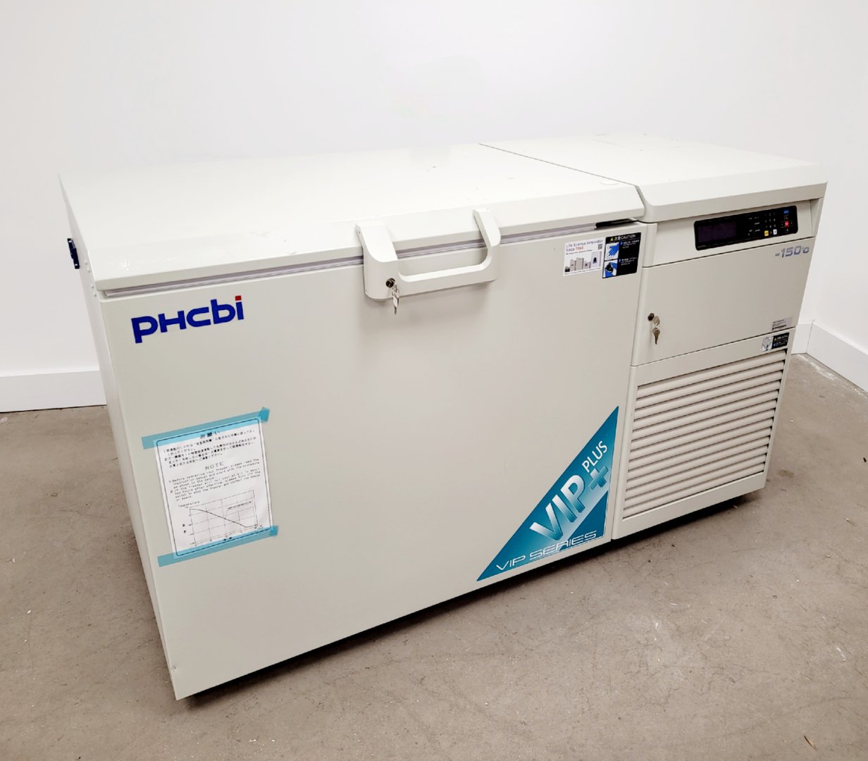 Image of PHCBI Ultra Low Temperature -150˚C Freezer MDF-C2156VAN VIP Series Lab