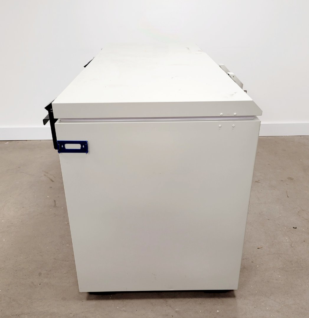 Image of PHCBI Ultra Low Temperature -150˚C Freezer VIP Series  MDF-C2156VAN Lab