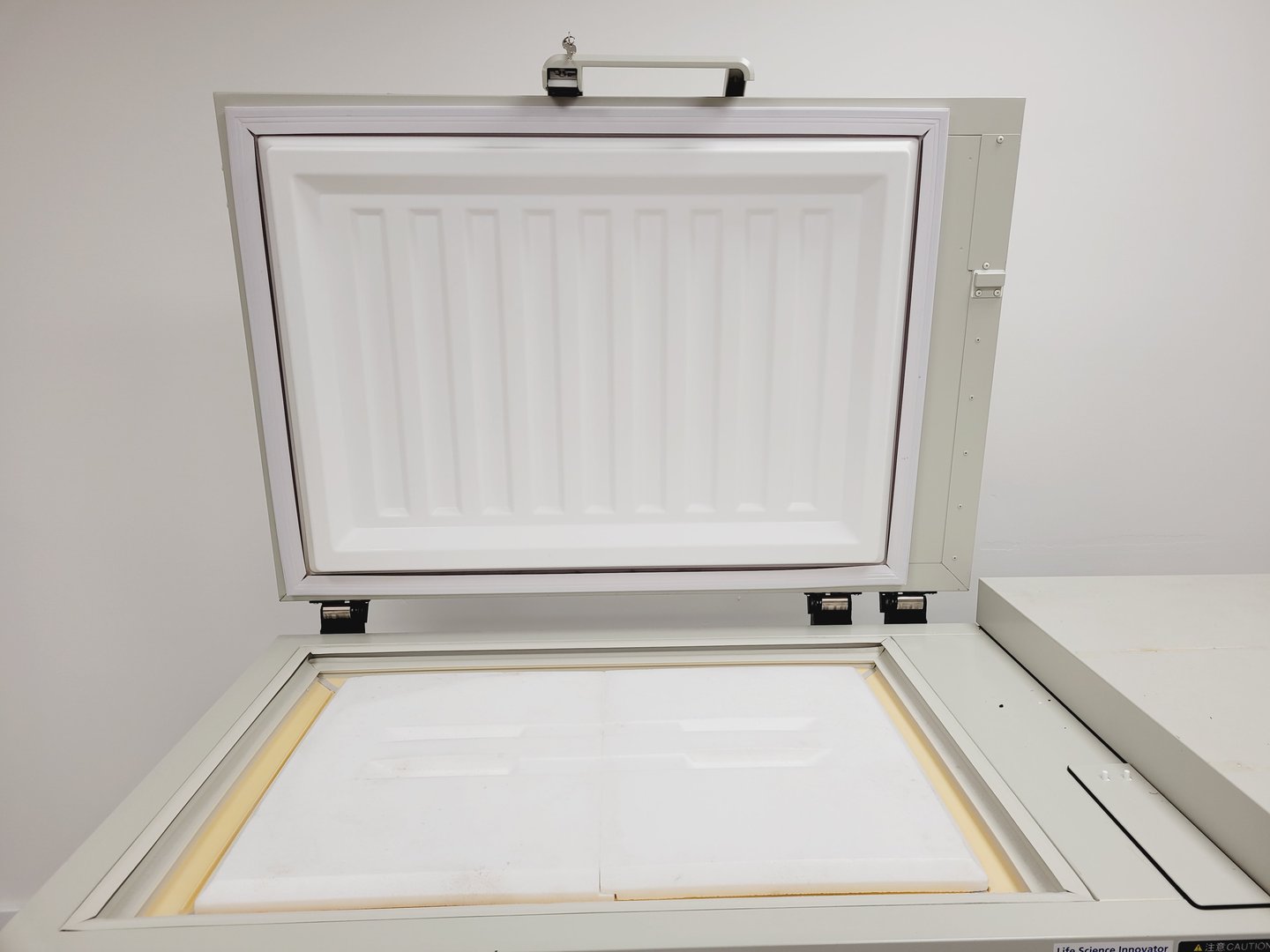 Image of PHCBI Ultra Low Temperature -150˚C Freezer VIP Series  MDF-C2156VAN Lab