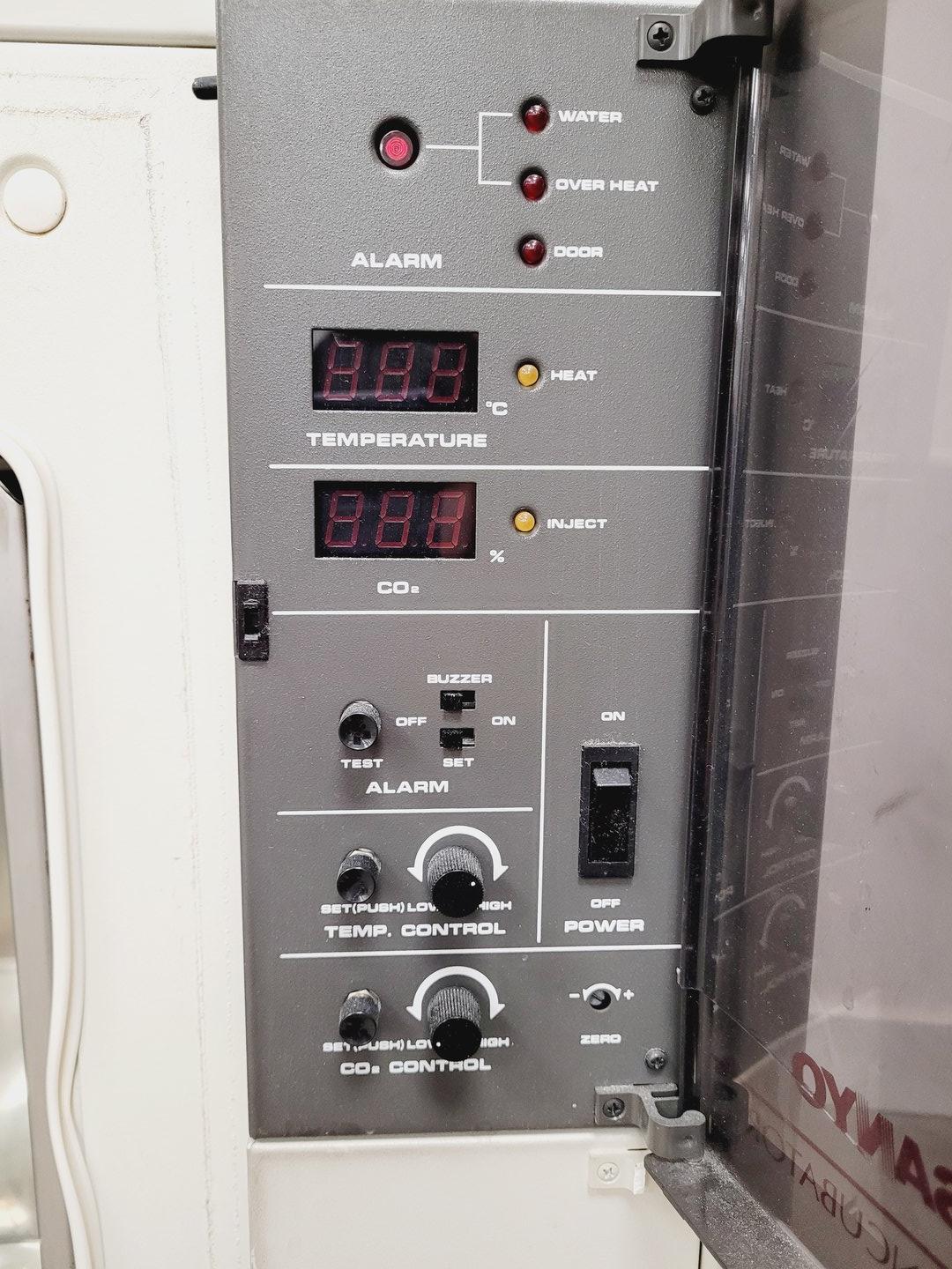 Image of Sanyo MCO-175 CO2 Incubator Lab