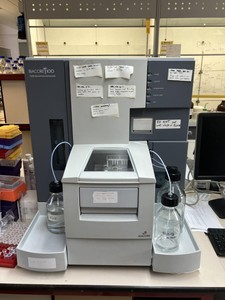 Thumbnail image of Biacore T100/T200 Biomolecular Interaction Analyzer Lab