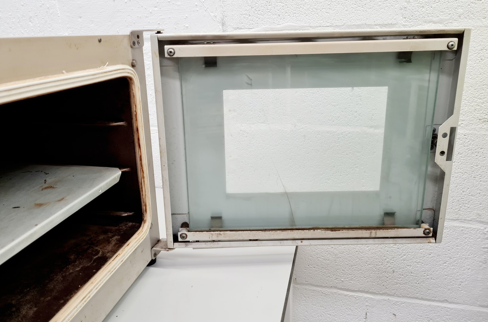 Image of Gallenkamp Vacuum Oven  Cat no. OVA031.XX1.5 Lab Spares/Repairs