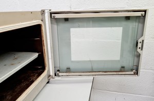 Thumbnail image of Gallenkamp Vacuum Oven  Cat no. OVA031.XX1.5 Lab Spares/Repairs
