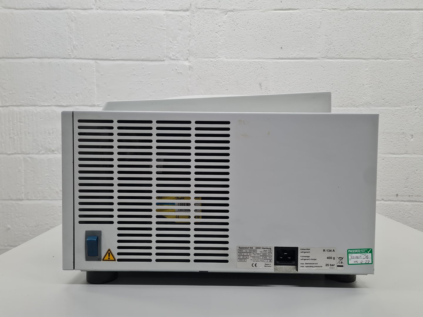 Image of Eppendorf 5804 R Refrigerated Centrifuge with F-34-8-38 Rotor Lab