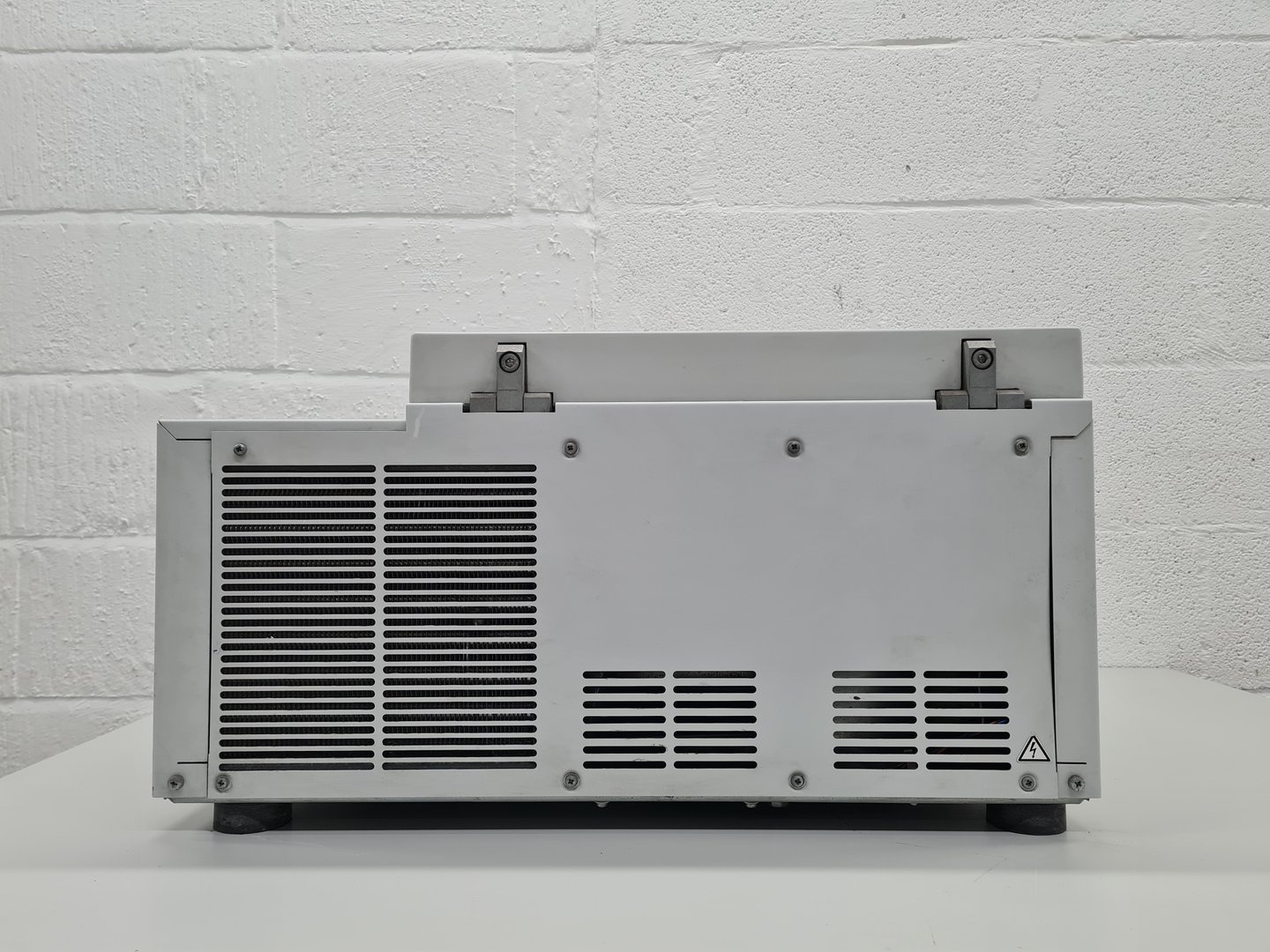 Image of Eppendorf 5804 R Refrigerated Centrifuge with F-34-8-38 Rotor Lab